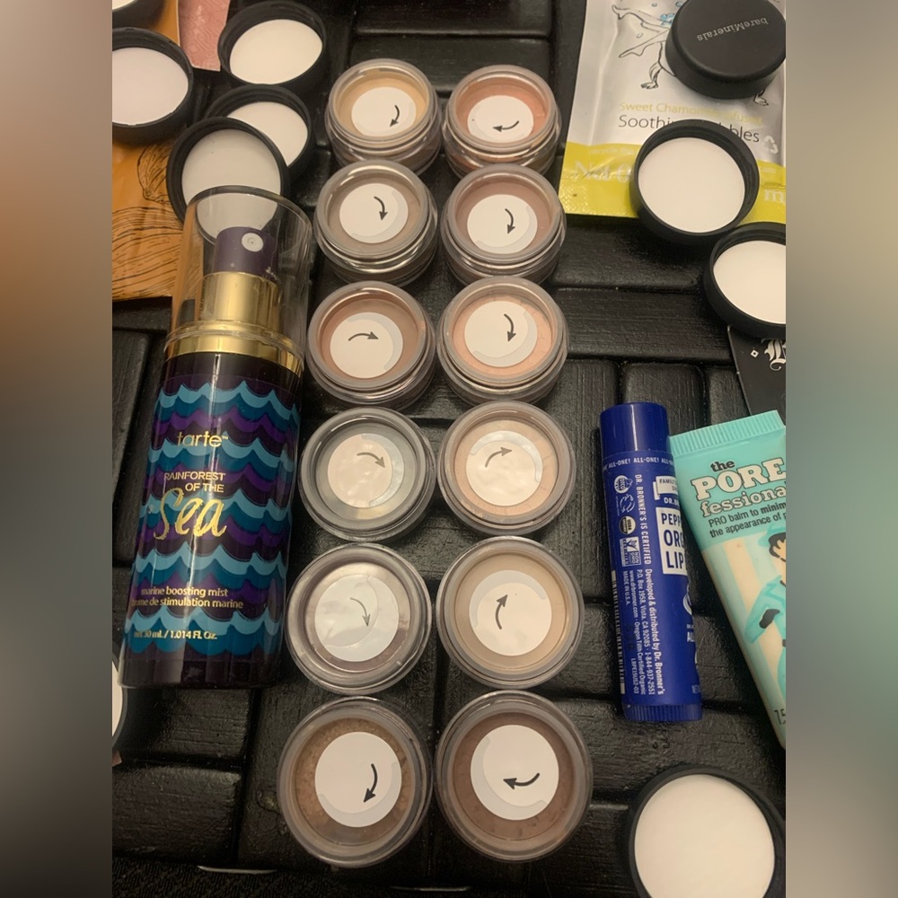 Makeup bundle - Picture 2 of 5